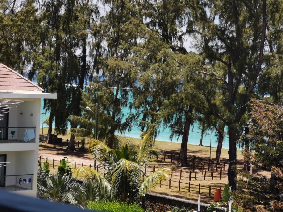 Rayon Vert Bleuphorie Beach Apartment Flic-en-Flacq エクステリア 写真
